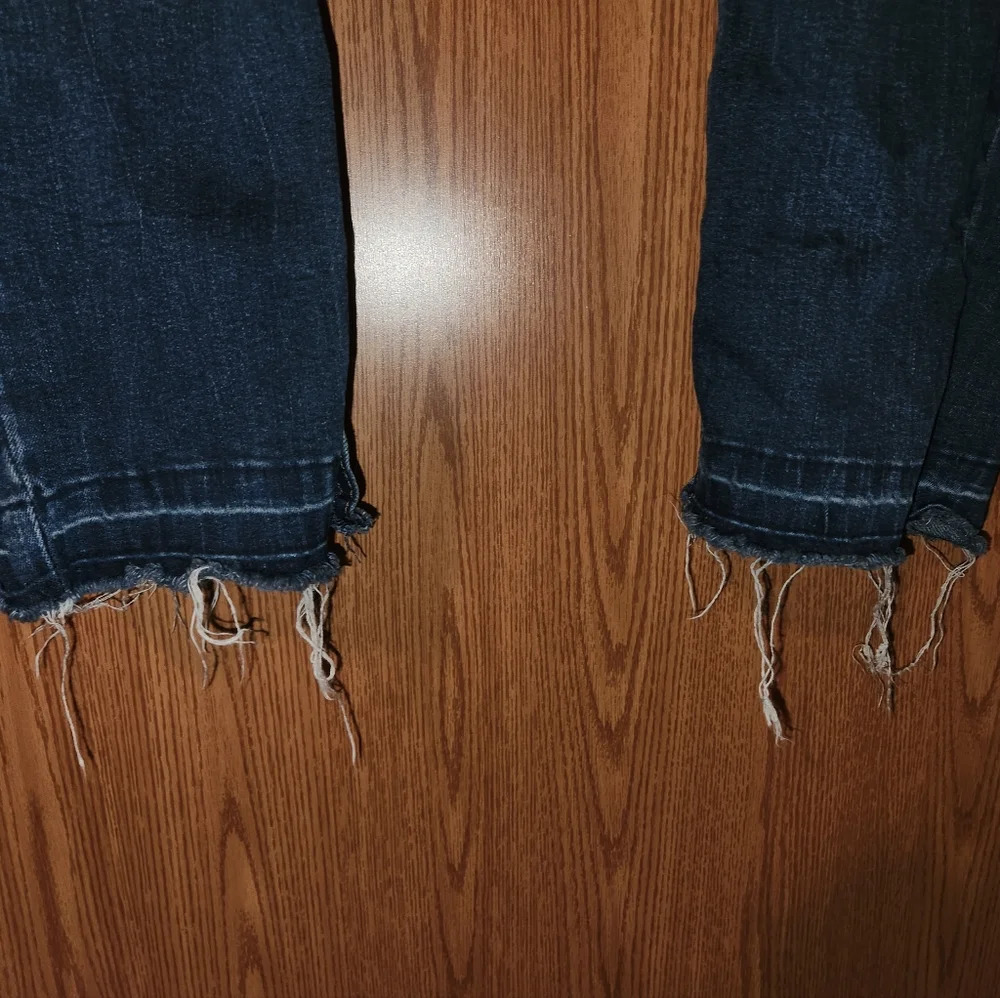 Seven7 Distressed and Frayed Cropped Skinny Jeans Size 24W - Picture 5 of 11